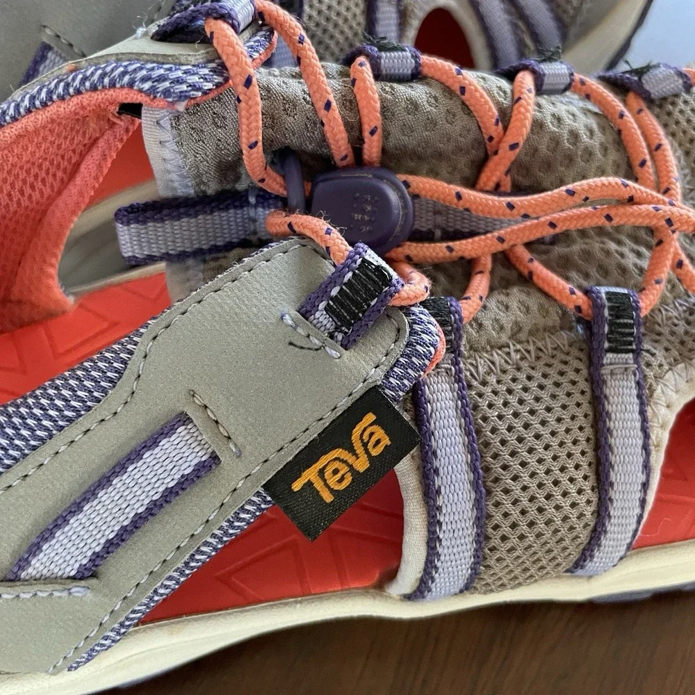 Teva Youth Manatee Girl's Big Kid Wild Dove Sandals Sz 5 Grey Purple